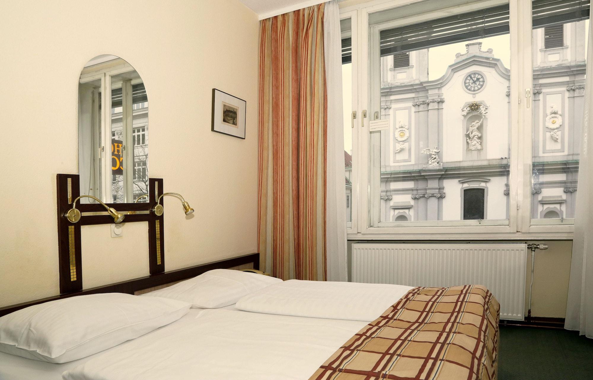 Frühstückspension Continental Hotel-pension 4*