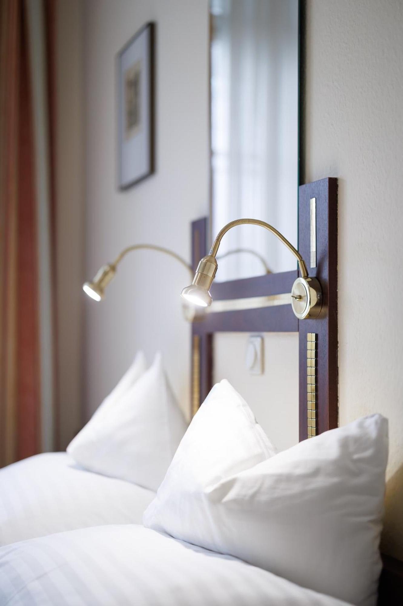Frühstückspension Continental Hotel-pension 4*