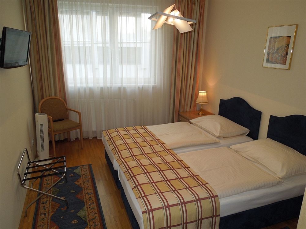 Continental Hotel-pension Frühstückspension
