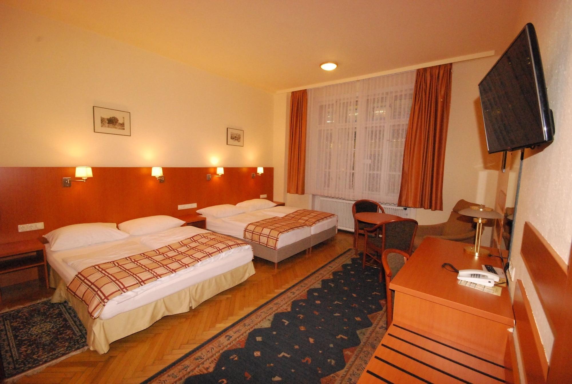 Acomodação com café da manhã  Continental Hotel-pension Viena