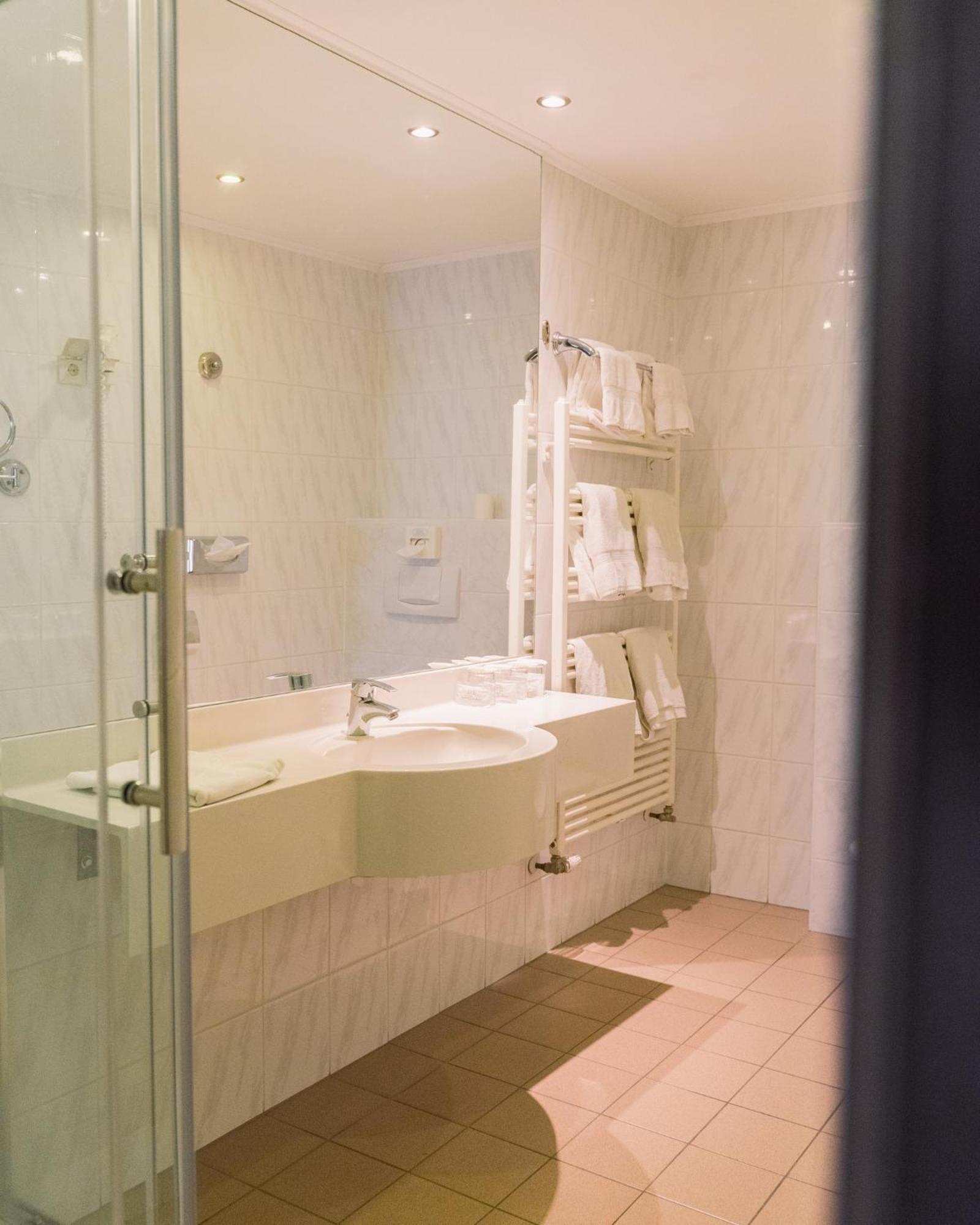 Continental Hotel-pension Acomodação com café da manhã  4*