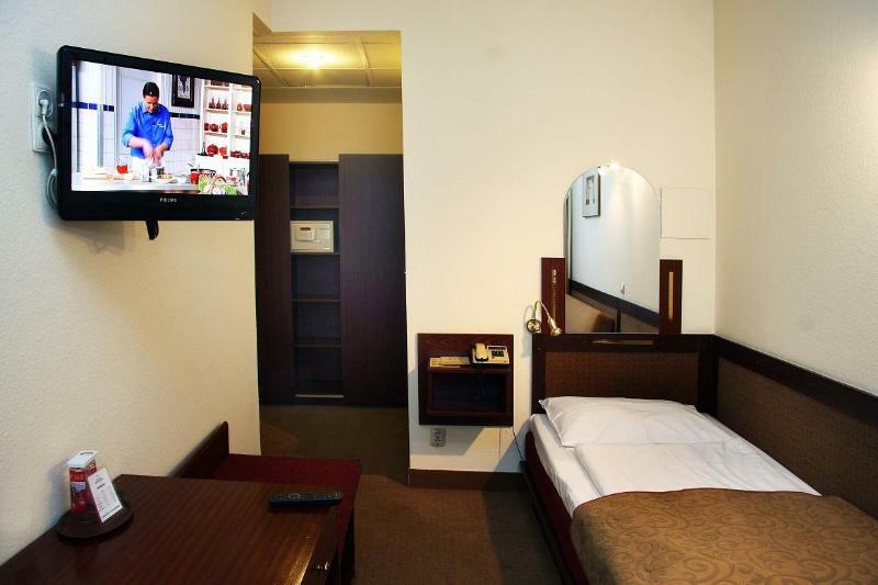 Acomodação com café da manhã  Continental Hotel-pension Viena